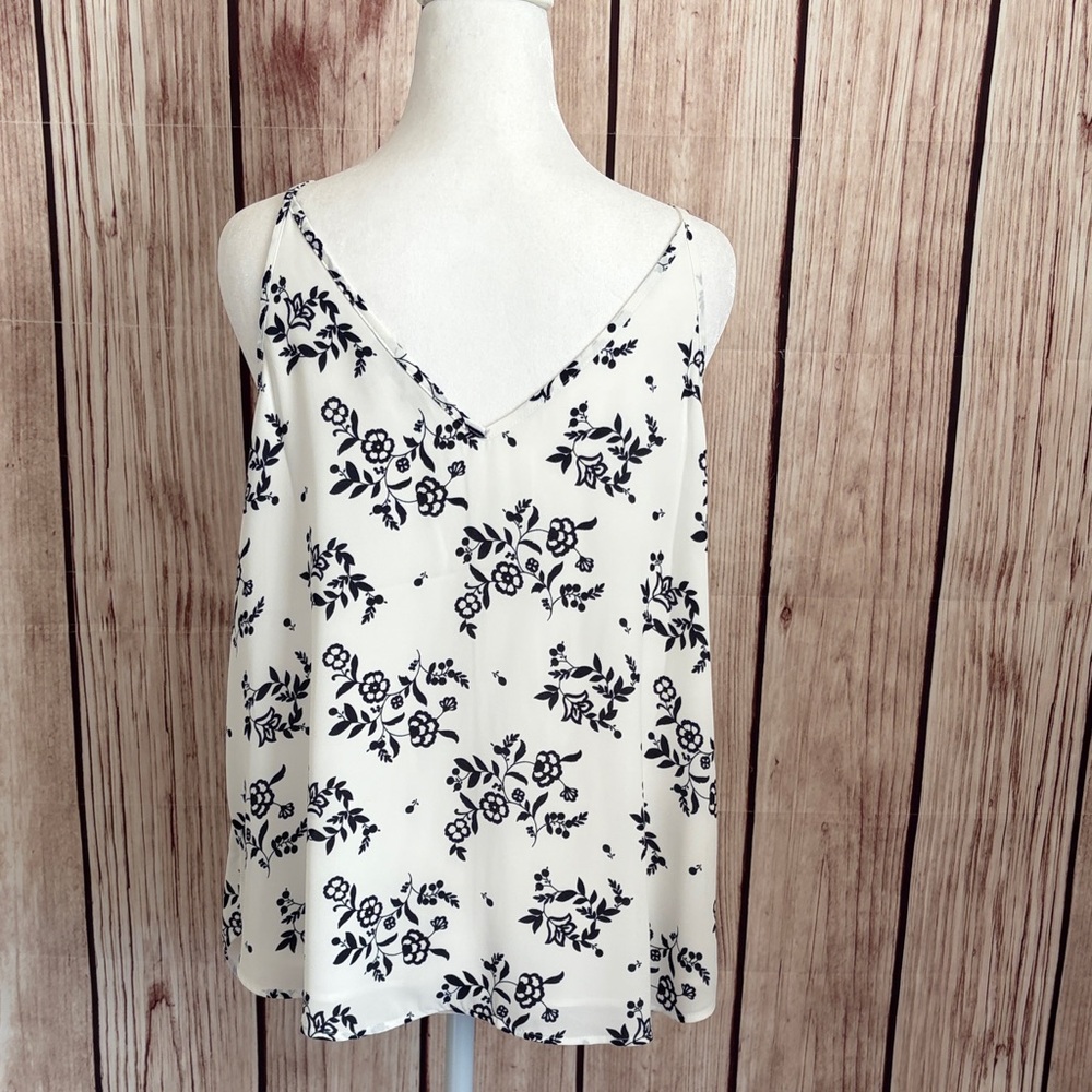 LOFT White with Blue Floral Pattern Camisole Top Medium - Picture 4 of 7
